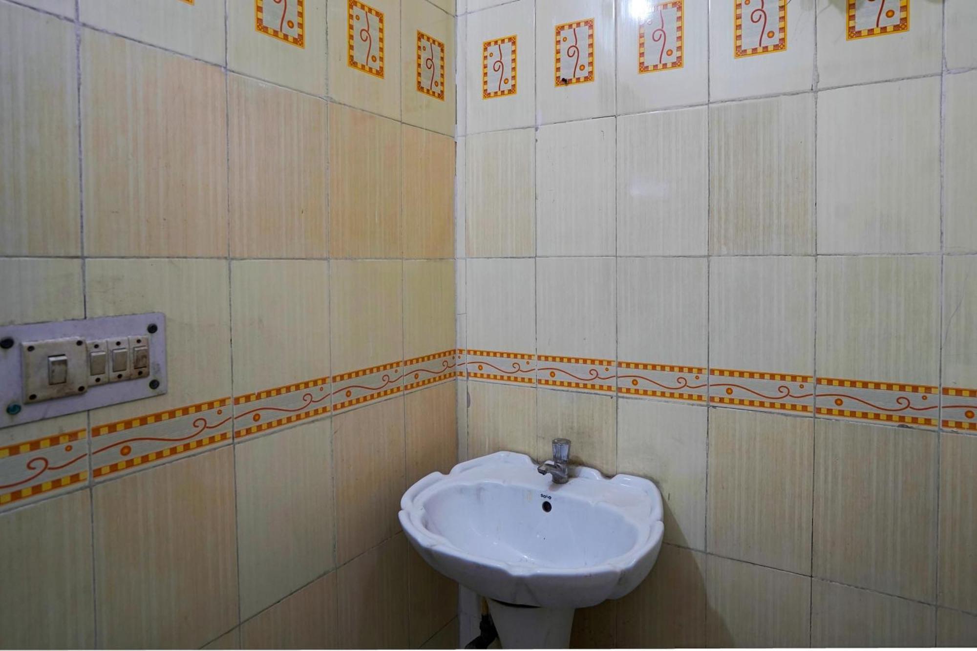 גאזיאבאד Hotel O 81617 The Pacific Hotel מראה חיצוני תמונה