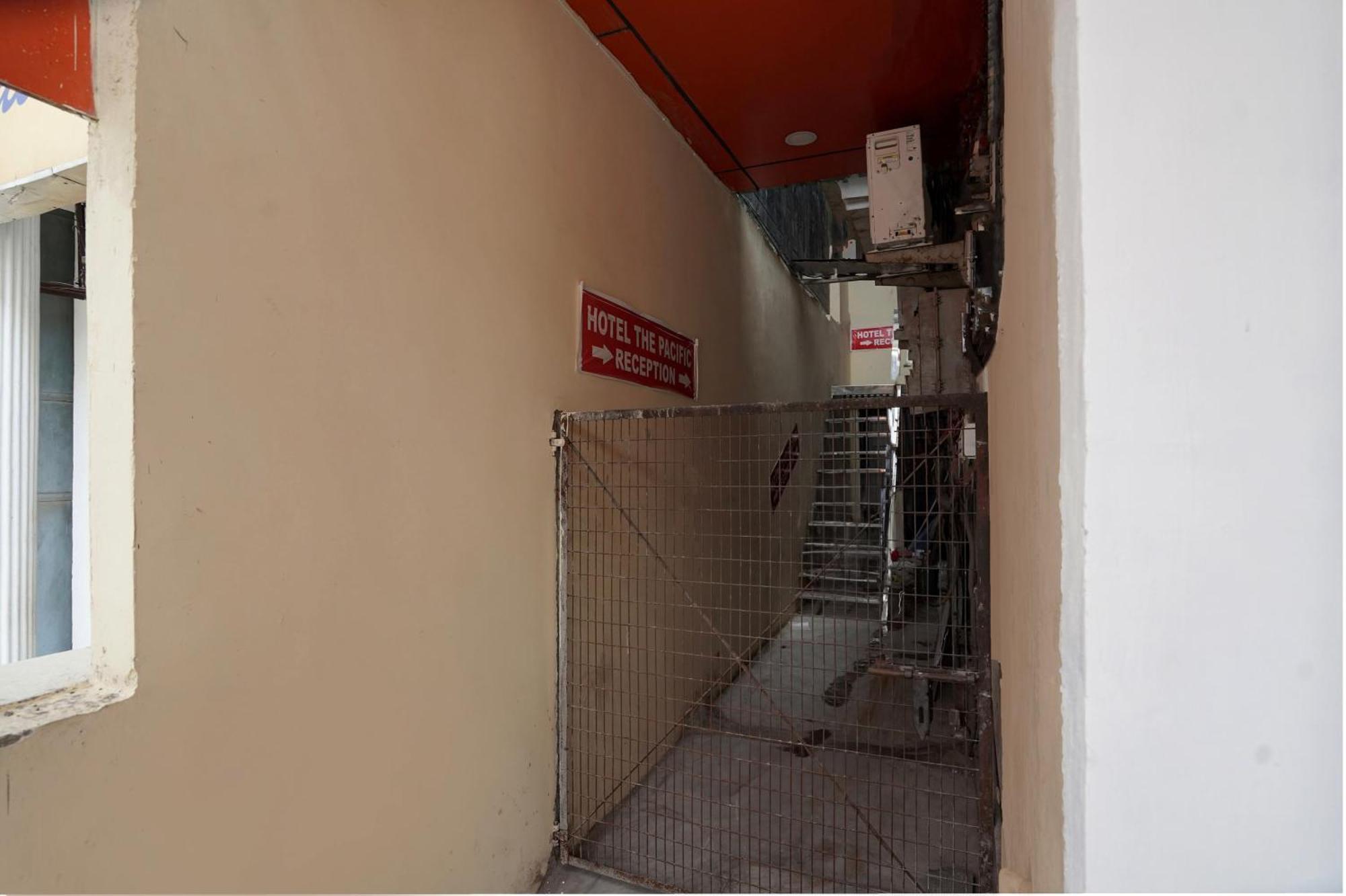 גאזיאבאד Hotel O 81617 The Pacific Hotel מראה חיצוני תמונה